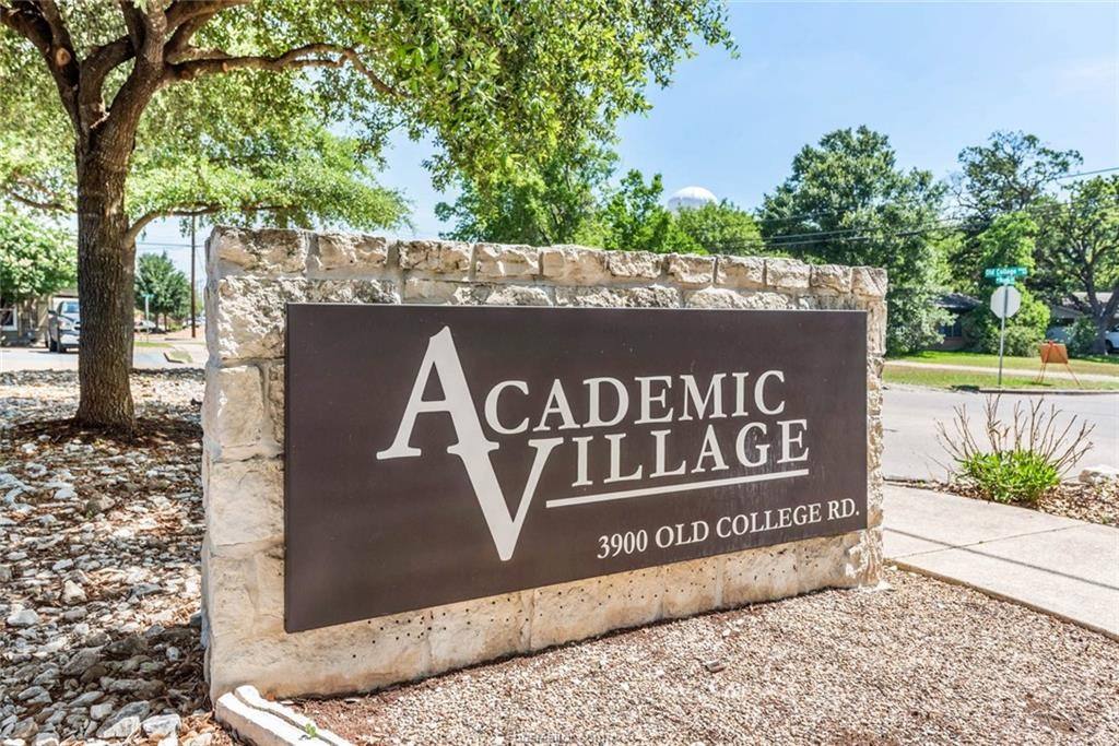 Apartment for rent at 3914 Old College Rd, Bryan, TX 77801