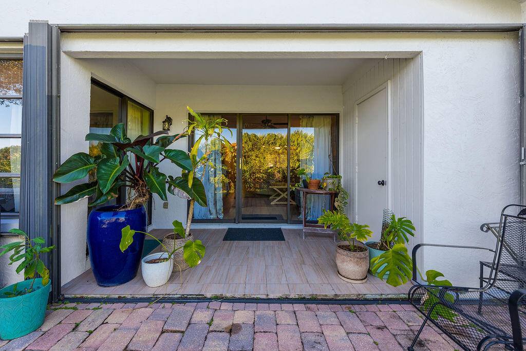 Apartment for rent at 4143 Palm Forest Dr N, Delray Beach, FL 33445