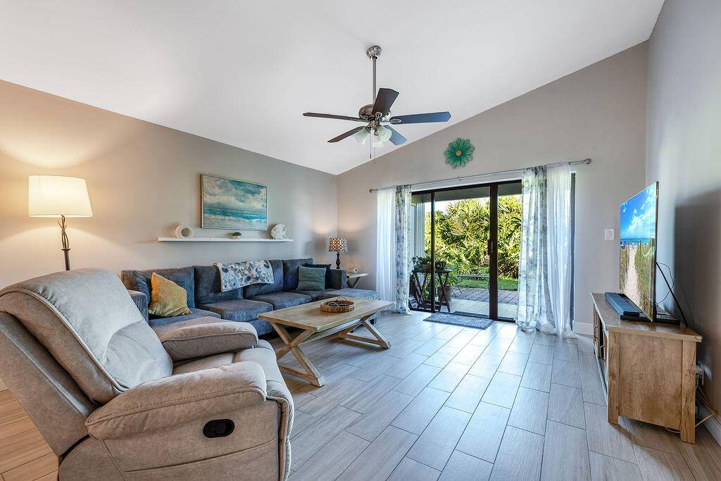 Apartment for rent at 4143 Palm Forest Dr N, Delray Beach, FL 33445
