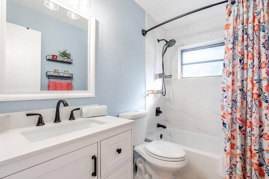 Apartment for rent at 4143 Palm Forest Dr N, Delray Beach, FL 33445