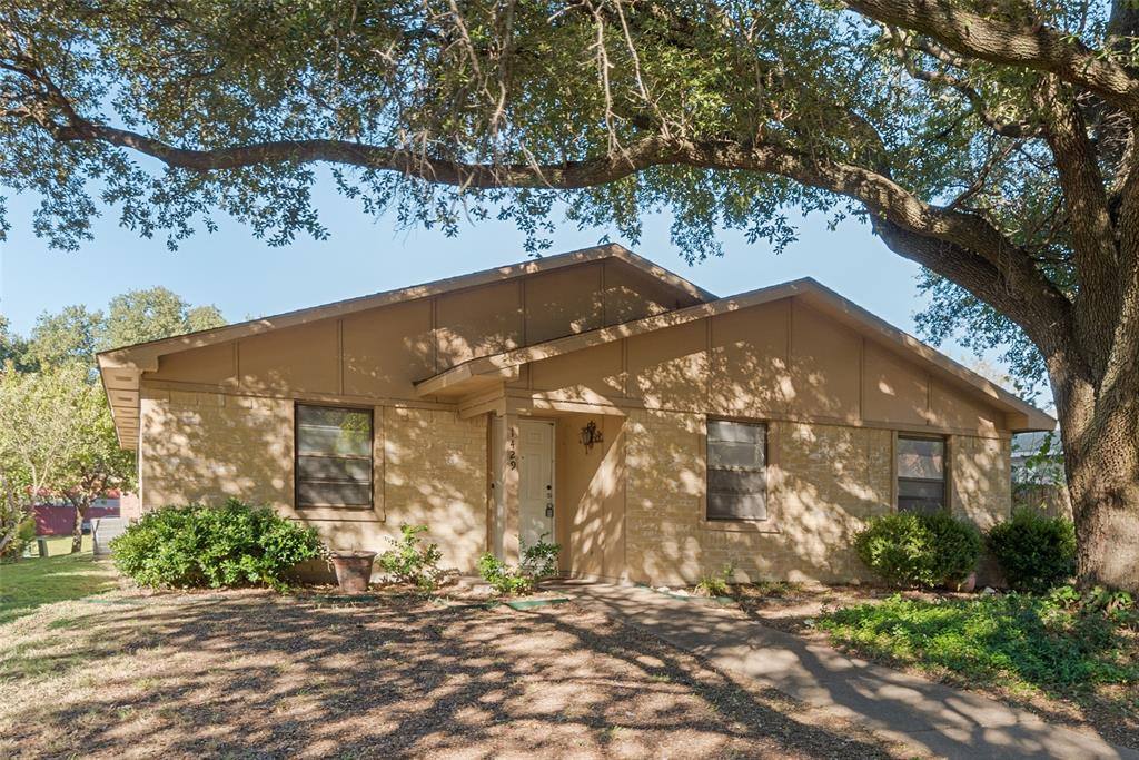 Apartment for rent at 1429 Whitehall Dr, Plano, TX 75023