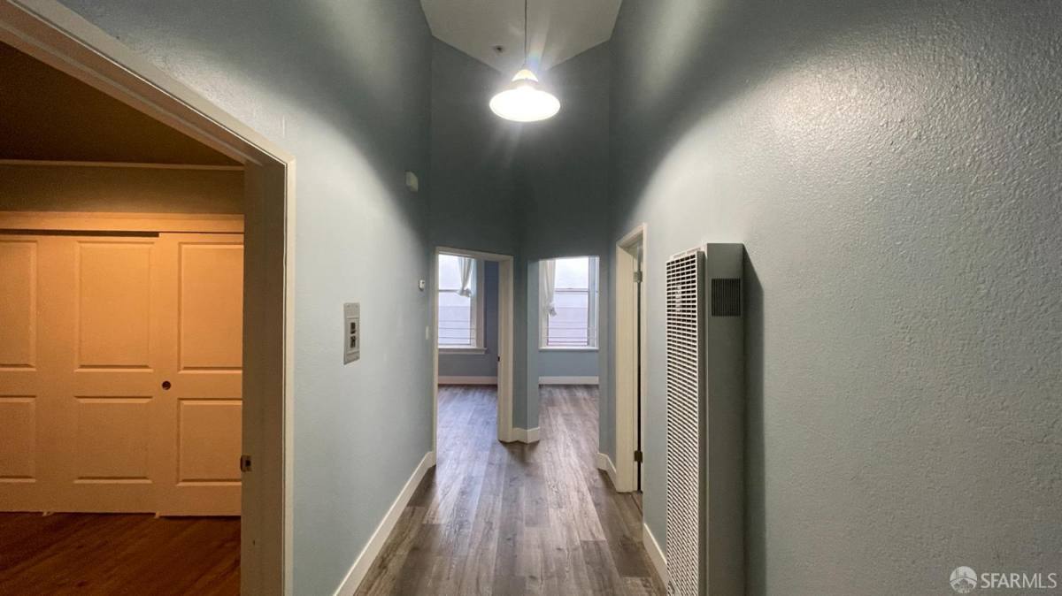 Apartment for rent at 375 12th St #375-1, Oakland, CA 94607