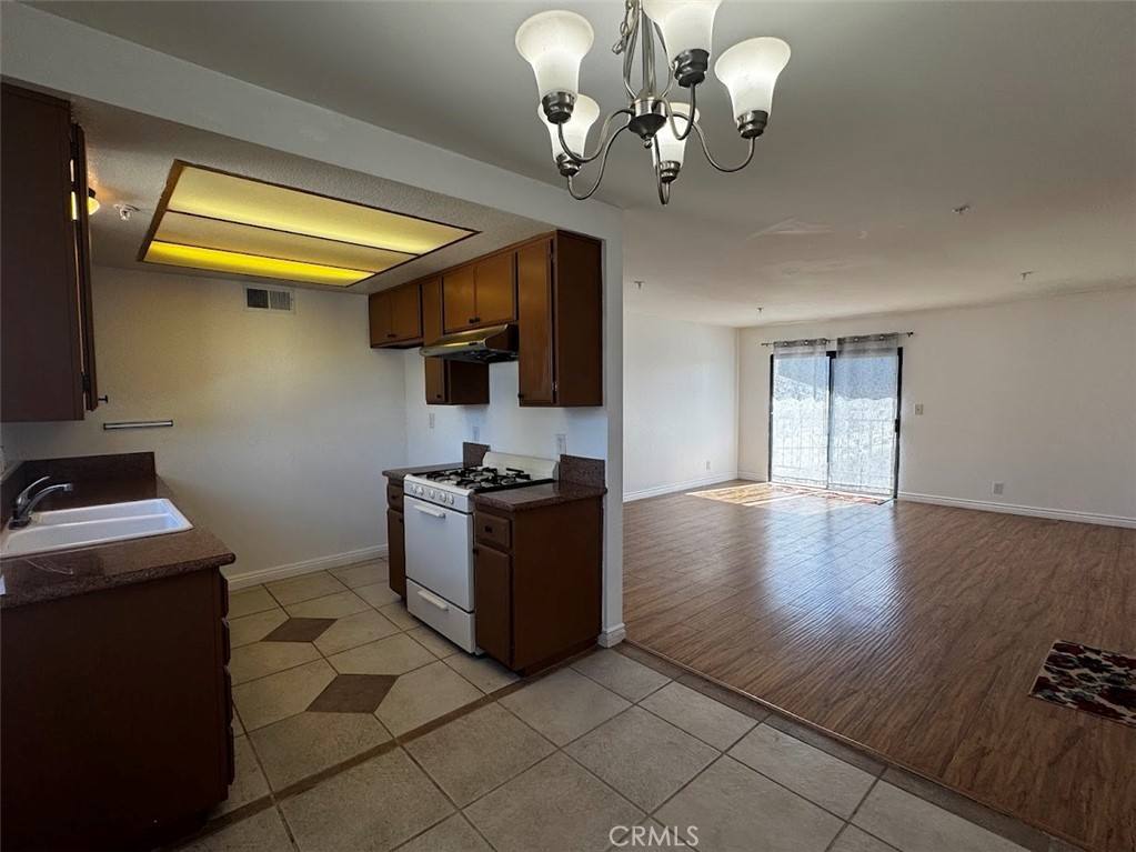 Apartment for rent at 77 N Holliston Ave #77, Pasadena, CA 91106