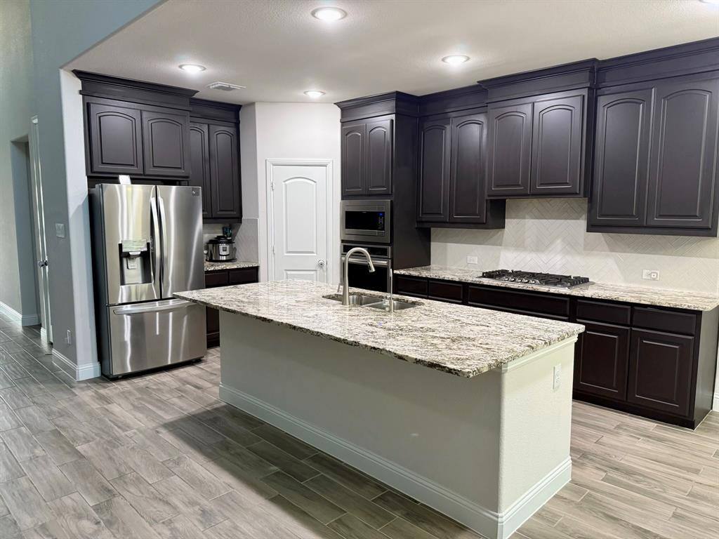 Apartment for rent at 6842 Albany Park, Frisco, TX 75034