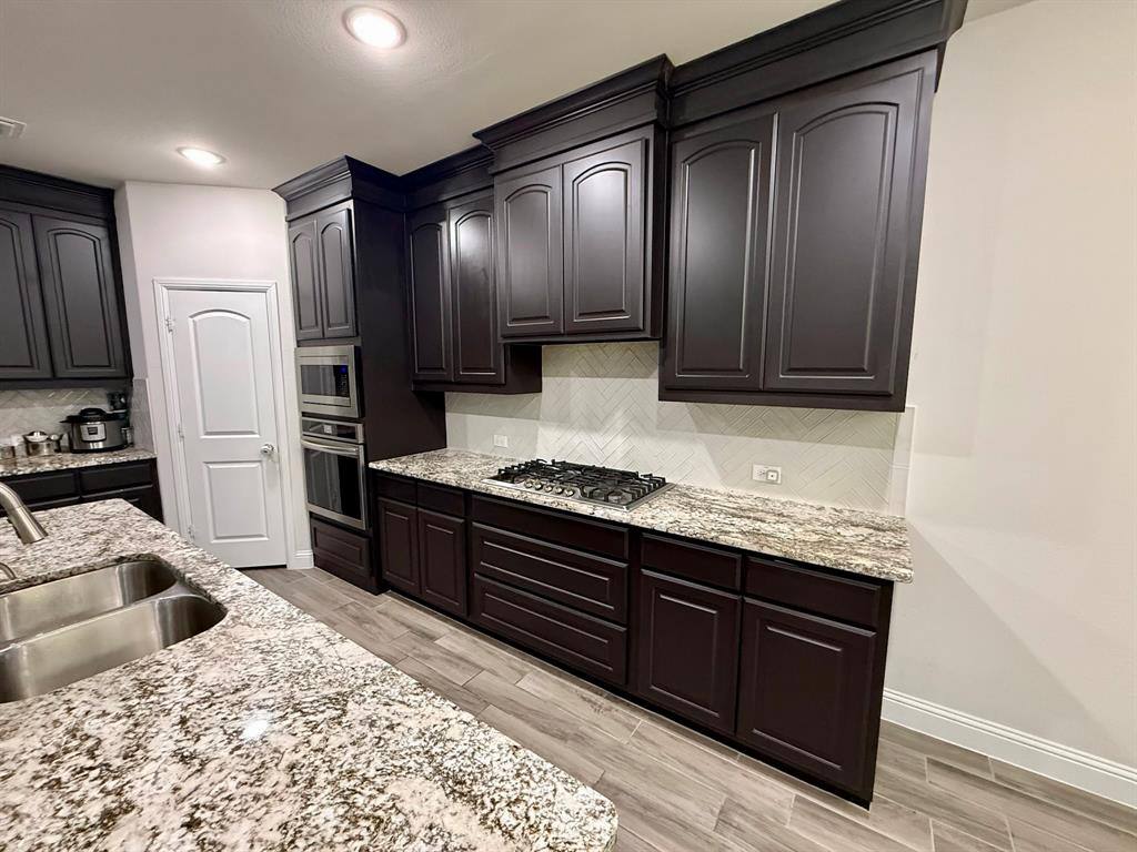 Apartment for rent at 6842 Albany Park, Frisco, TX 75034