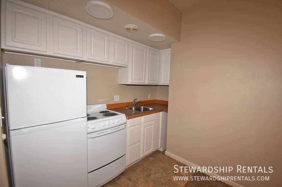 Apartment for rent at 1831 Kincaid St #24, Eugene, OR 97403