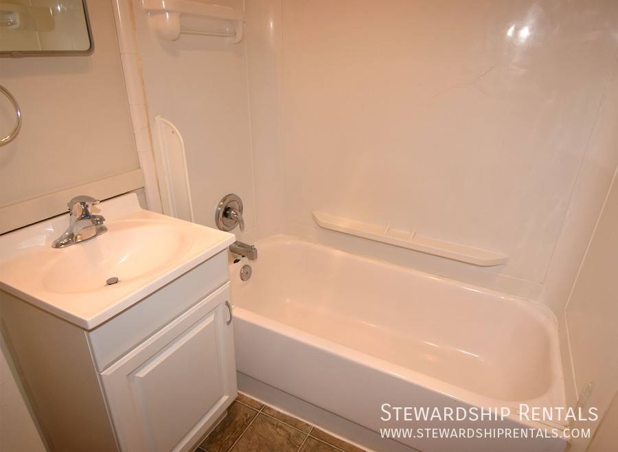 Apartment for rent at 1831 Kincaid St #24, Eugene, OR 97403