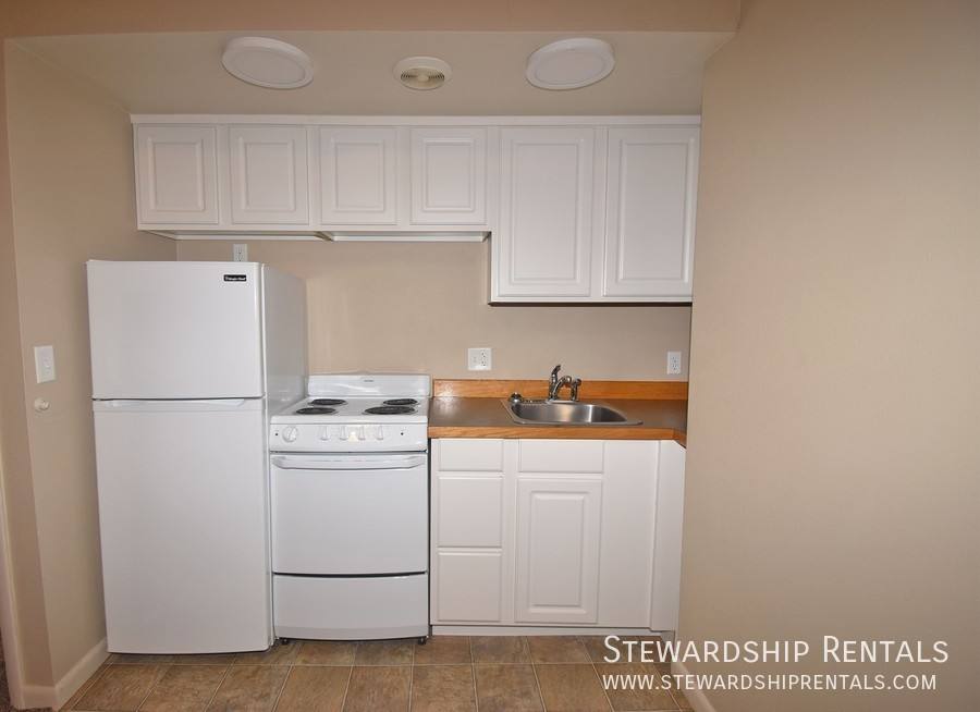 Apartment for rent at 1831 Kincaid St #24, Eugene, OR 97403
