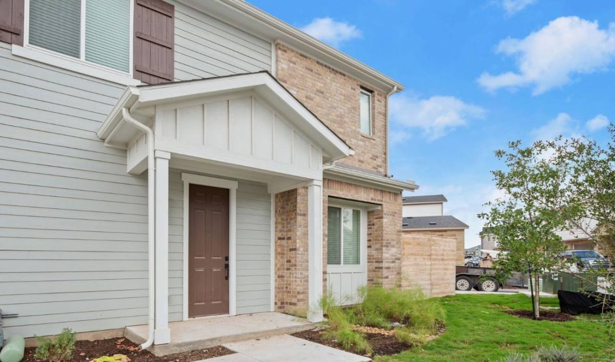 Apartment for rent at 17413 Homestead Haven Dr, Austin, TX 78738