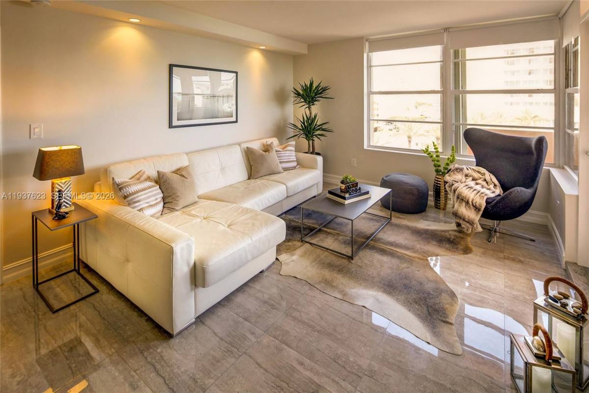 Apartment for rent at 2899 Collins Ave #617, Miami Beach, FL 33140