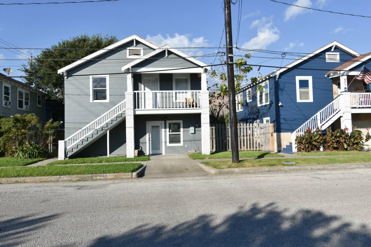 Apartment for rent at 807 7th St #807-2, Galveston, TX 77550
