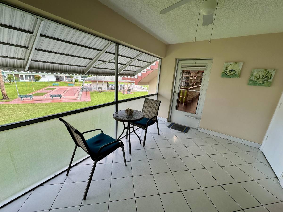 Apartment for rent at 5300 Washington St #5300L240, Hollywood, FL 33021