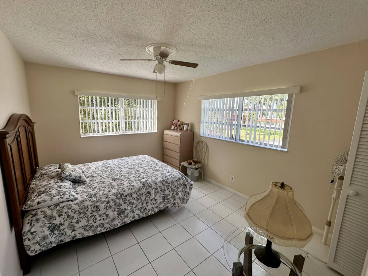 Apartment for rent at 5300 Washington St #5300L240, Hollywood, FL 33021