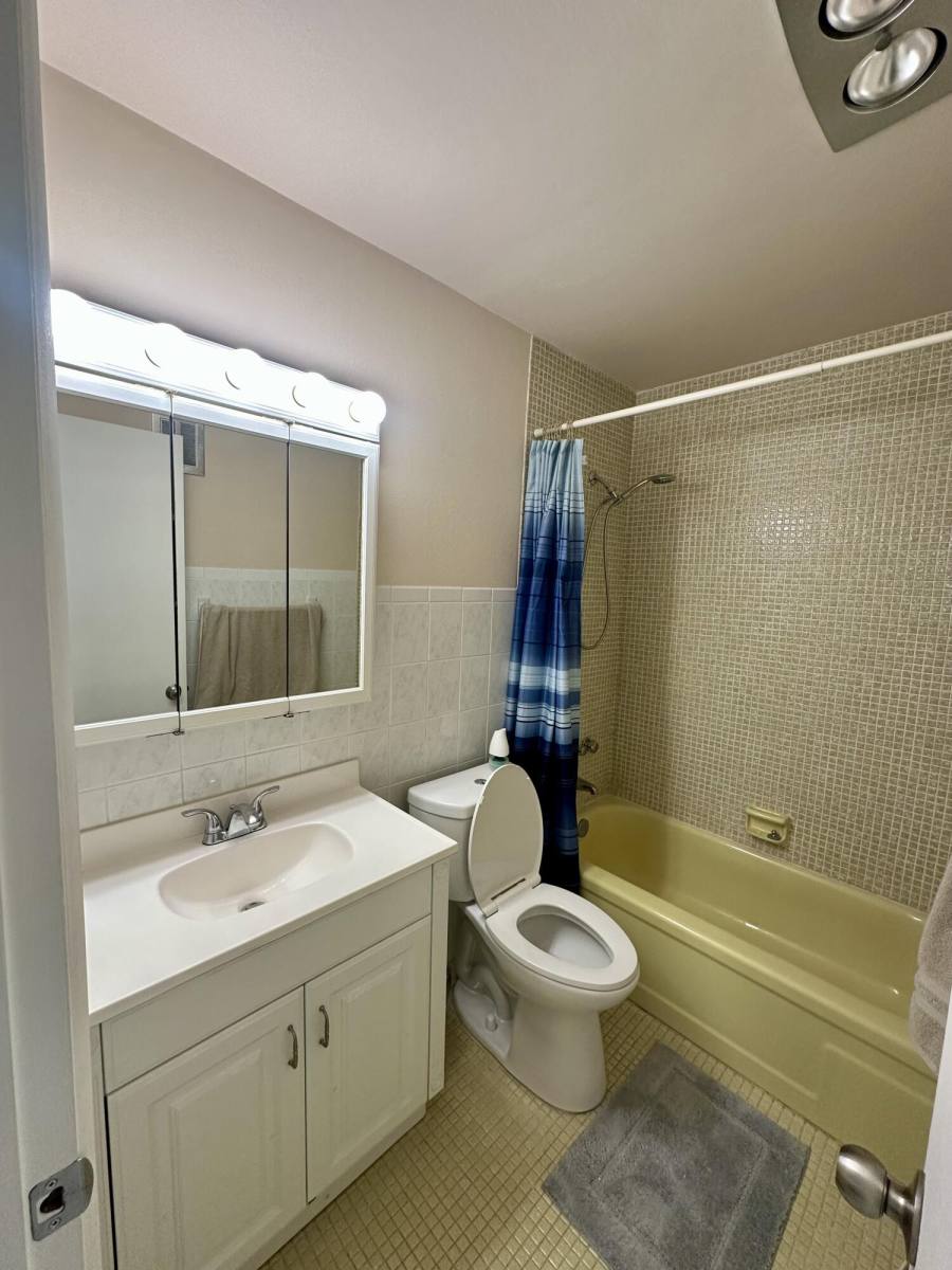 Apartment for rent at 5300 Washington St #5300L240, Hollywood, FL 33021
