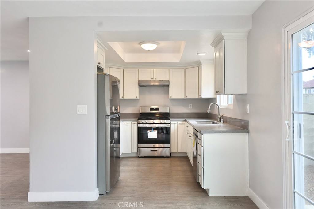 Townhouse for rent at 1745 E Woodbury Rd, Pasadena, CA 91104