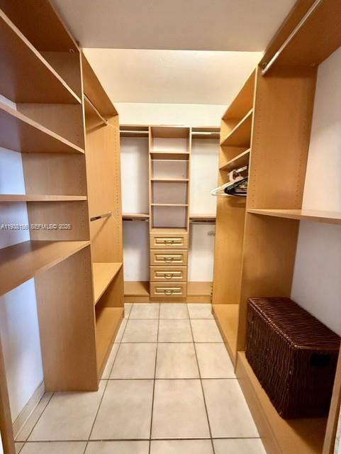 Apartment for rent at 2899 Collins Ave #1114, Miami Beach, FL 33140