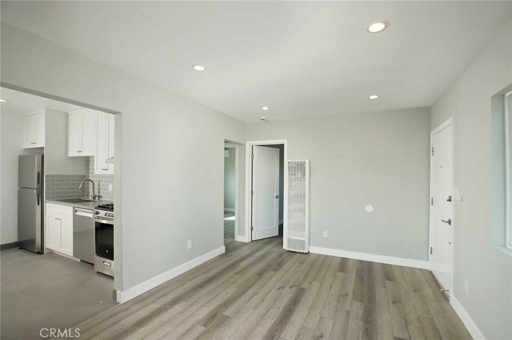 Apartment for rent at 5459 Carlin St #3, Los Angeles, CA 90016