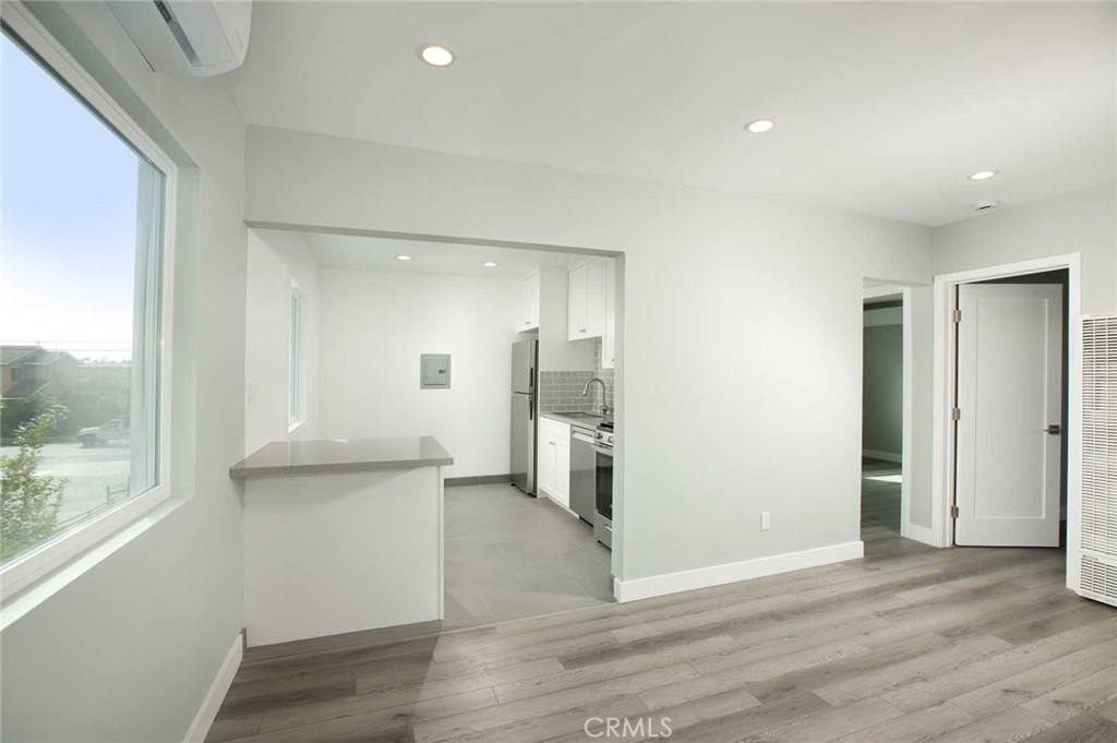 Apartment for rent at 5459 Carlin St #3, Los Angeles, CA 90016