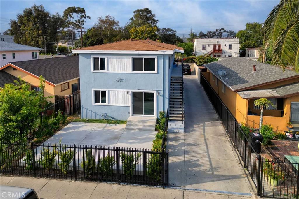 Apartment for rent at 5459 Carlin St #3, Los Angeles, CA 90016