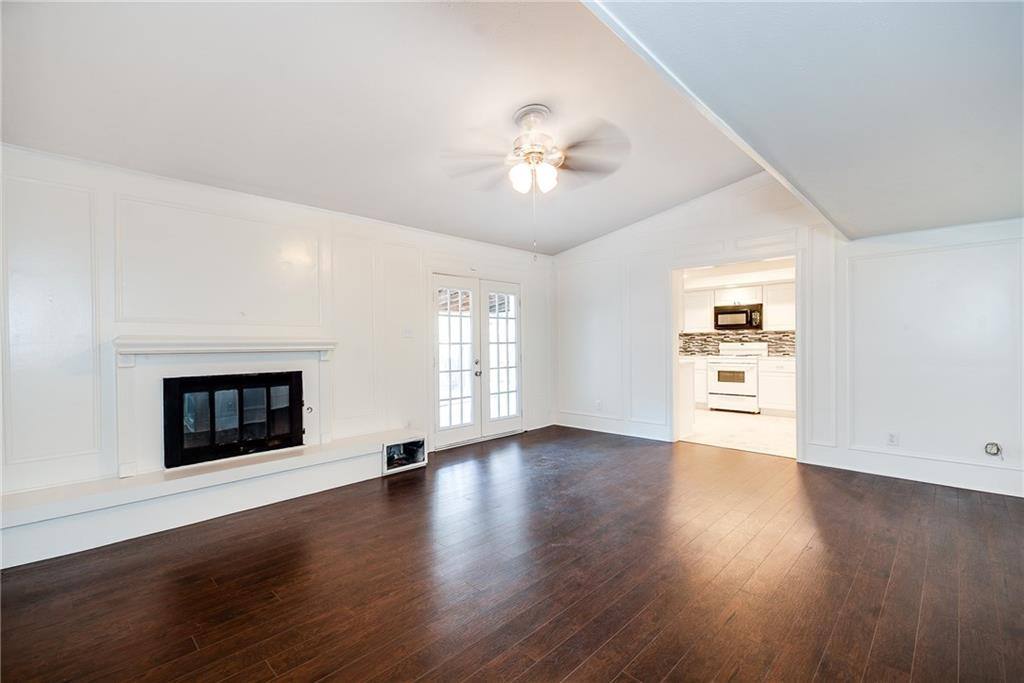 Apartment for rent at 1505 Hayfield Dr, Plano, TX 75023