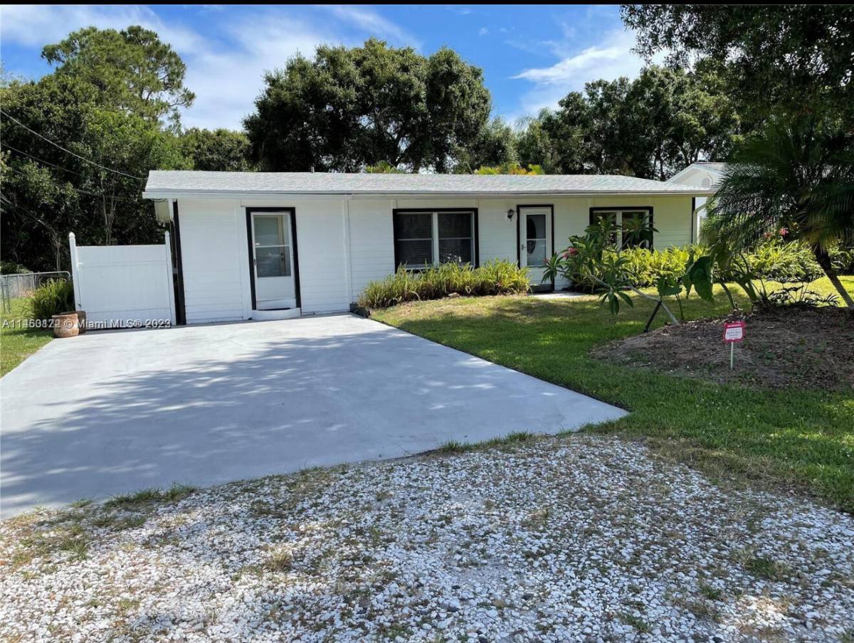 Apartment for rent at 5000 Garner St #5000A, Fort Pierce, FL 34981