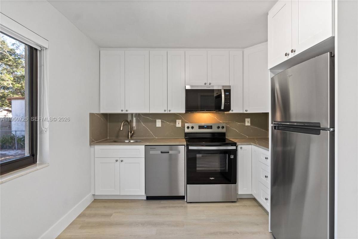 Apartment for rent at 811 NW 115th St #811, Miami, FL 33168