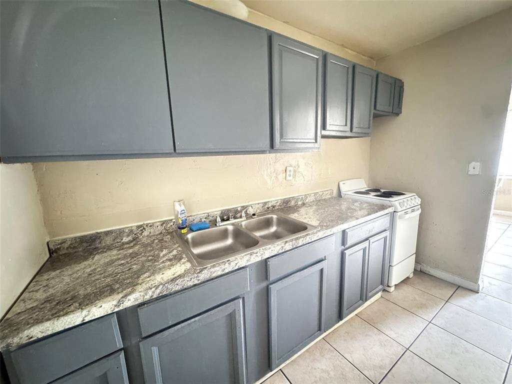 Apartment for rent at 1209 Carlsbad Place, Orlando, FL 32808