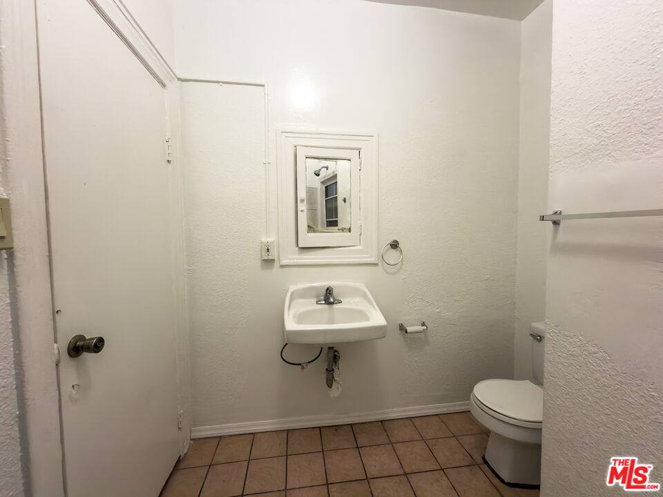 Apartment for rent at 1675 W Martin Luther King Jr Blvd #5, Los Angeles, CA 90062