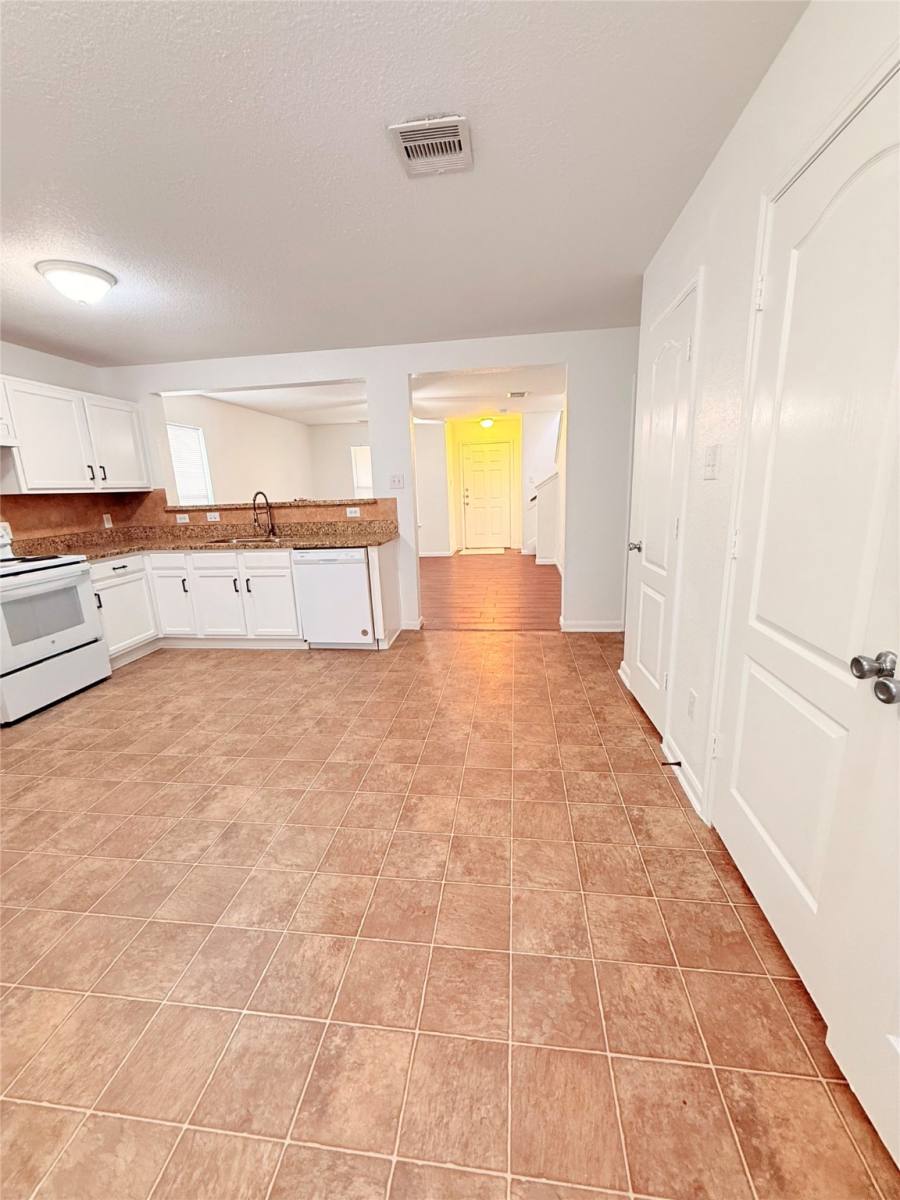 Apartment for rent at 19410 Bold River Rd, Tomball, TX 77375