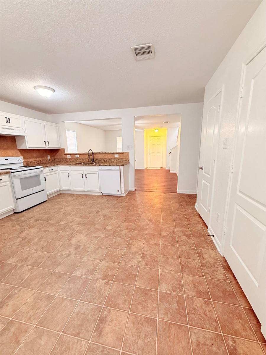 Apartment for rent at 19410 Bold River Rd, Tomball, TX 77375