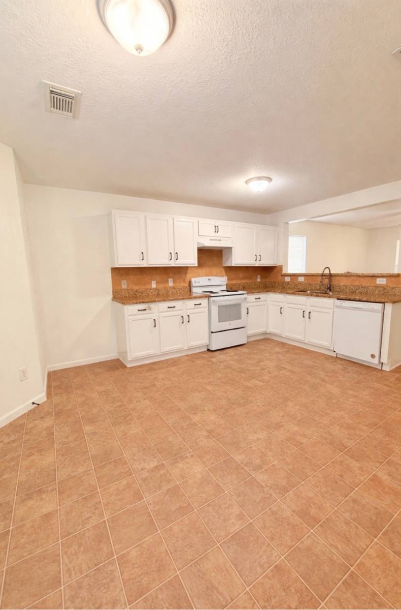Apartment for rent at 19410 Bold River Rd, Tomball, TX 77375