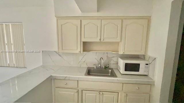 Apartment for rent at 1930 Thomas St, Hollywood, FL 33020