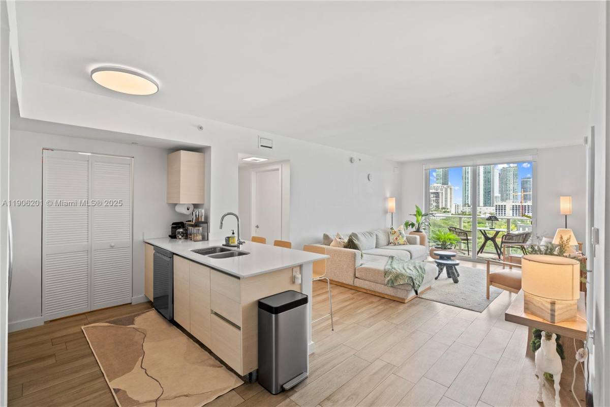 Apartment for rent at 4250 Biscayne Blvd #1218, Miami, FL 33137