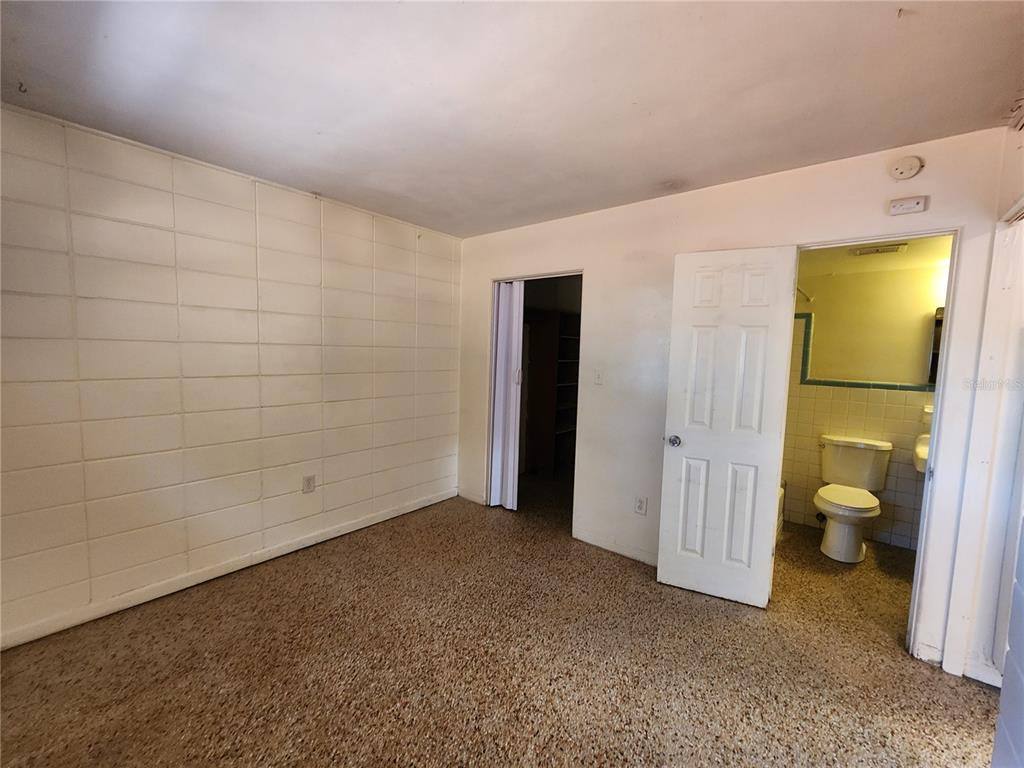 Apartment for rent at 1933 NW 4th Ave #1933B, Gainesville, FL 32603