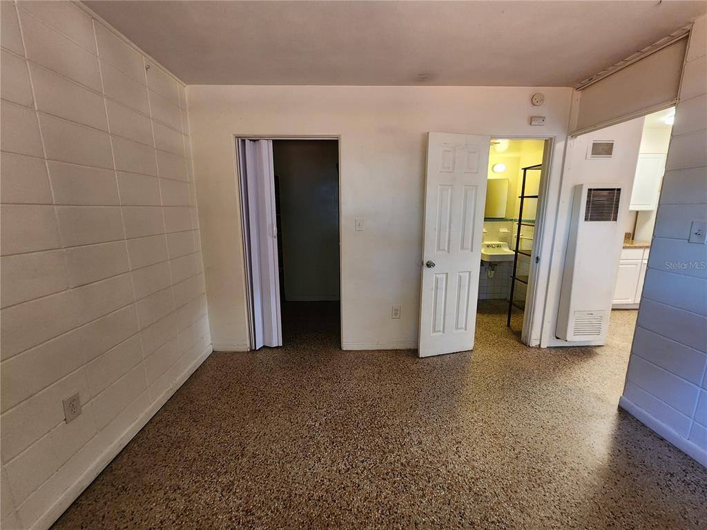 Apartment for rent at 1933 NW 4th Ave #1933B, Gainesville, FL 32603