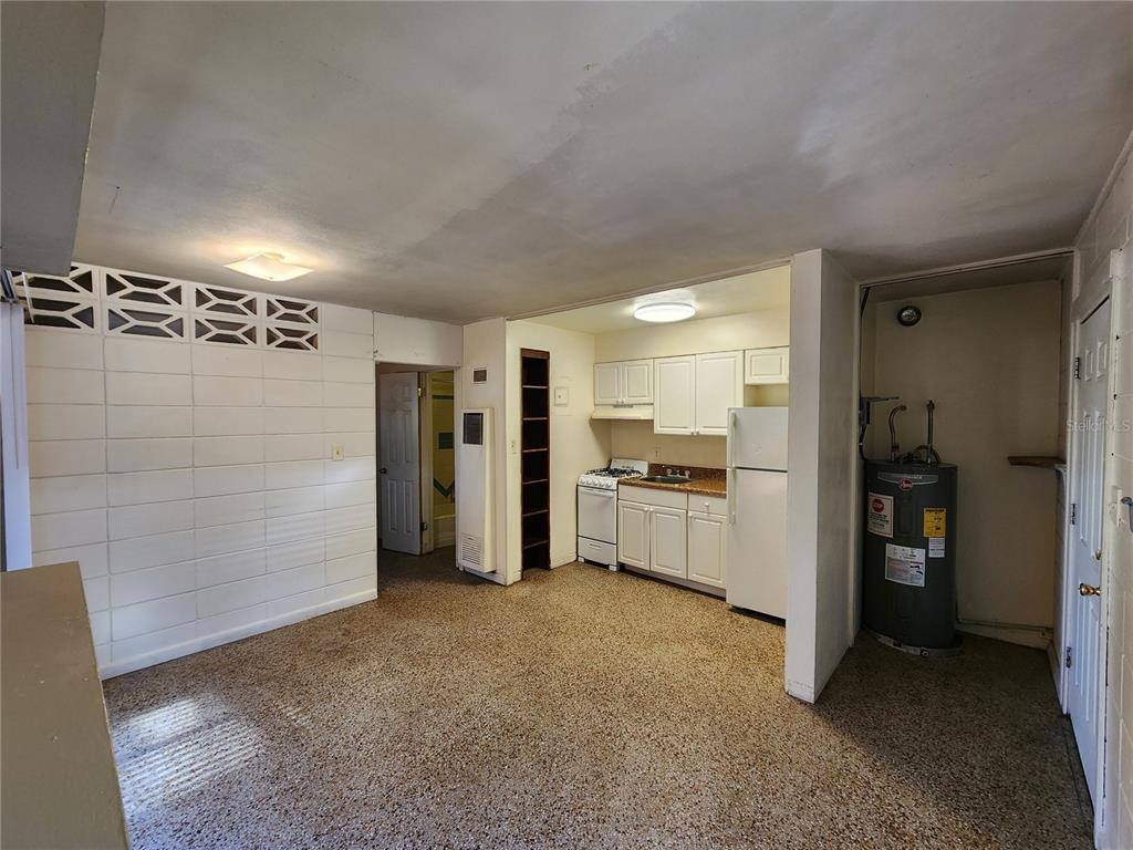 Apartment for rent at 1933 NW 4th Ave #1933B, Gainesville, FL 32603