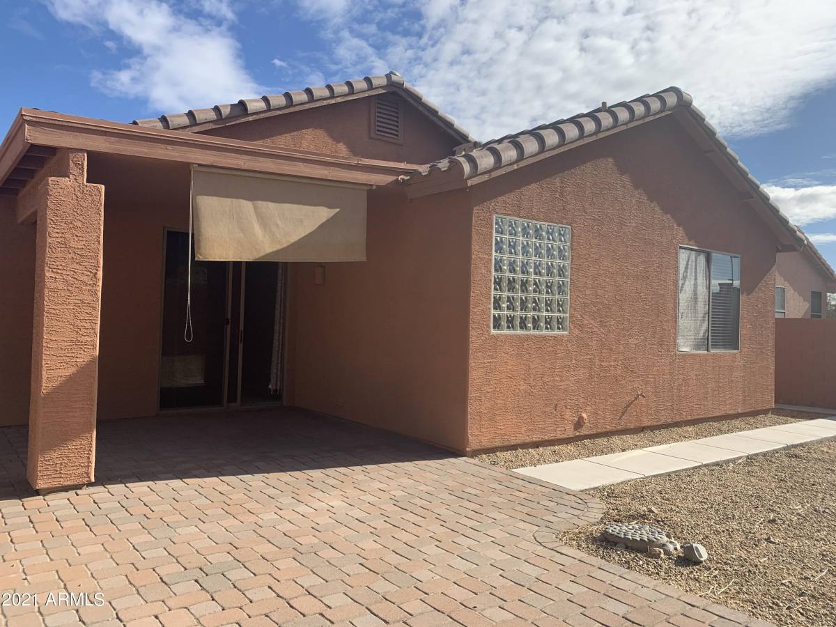 Apartment for rent at 10460 S 182nd Dr, Goodyear, AZ 85338