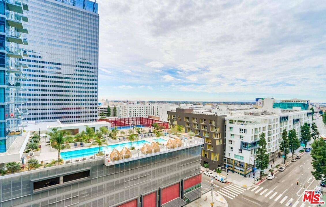 Condo for rent at 1155 S Grand Ave #1315, Los Angeles, CA 90015