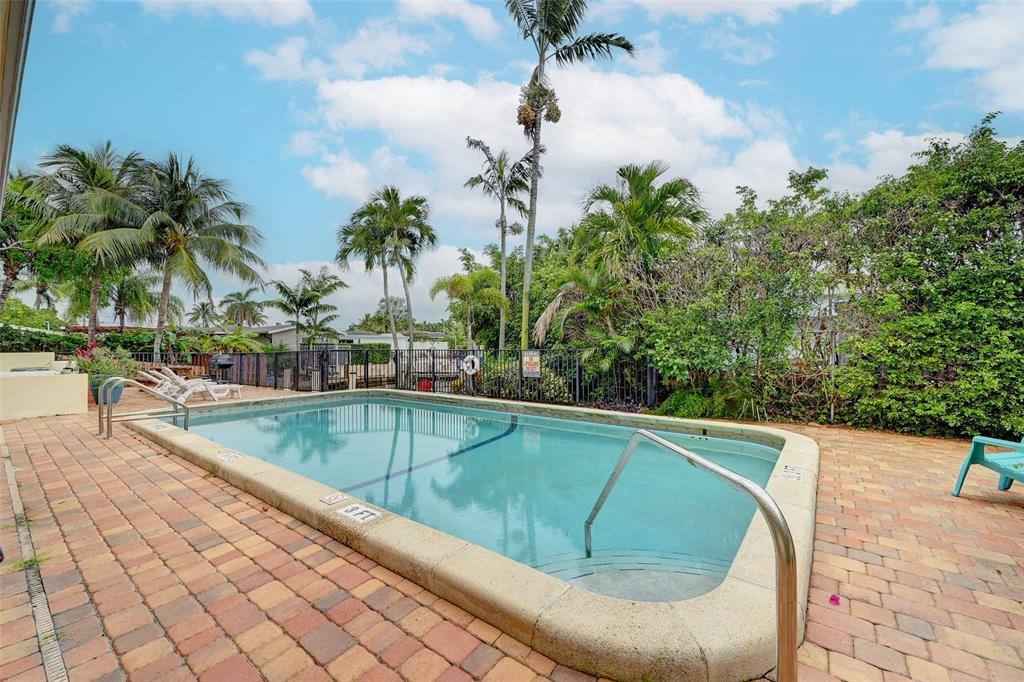 Apartment for rent at 410 SW 15th St #105, Pompano Beach, FL 33060