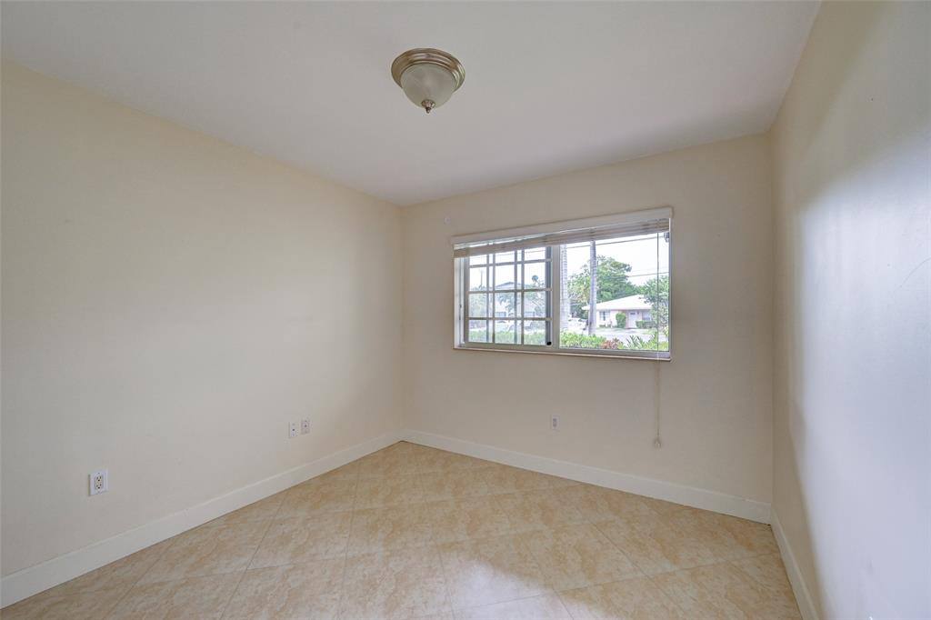 Apartment for rent at 410 SW 15th St #105, Pompano Beach, FL 33060
