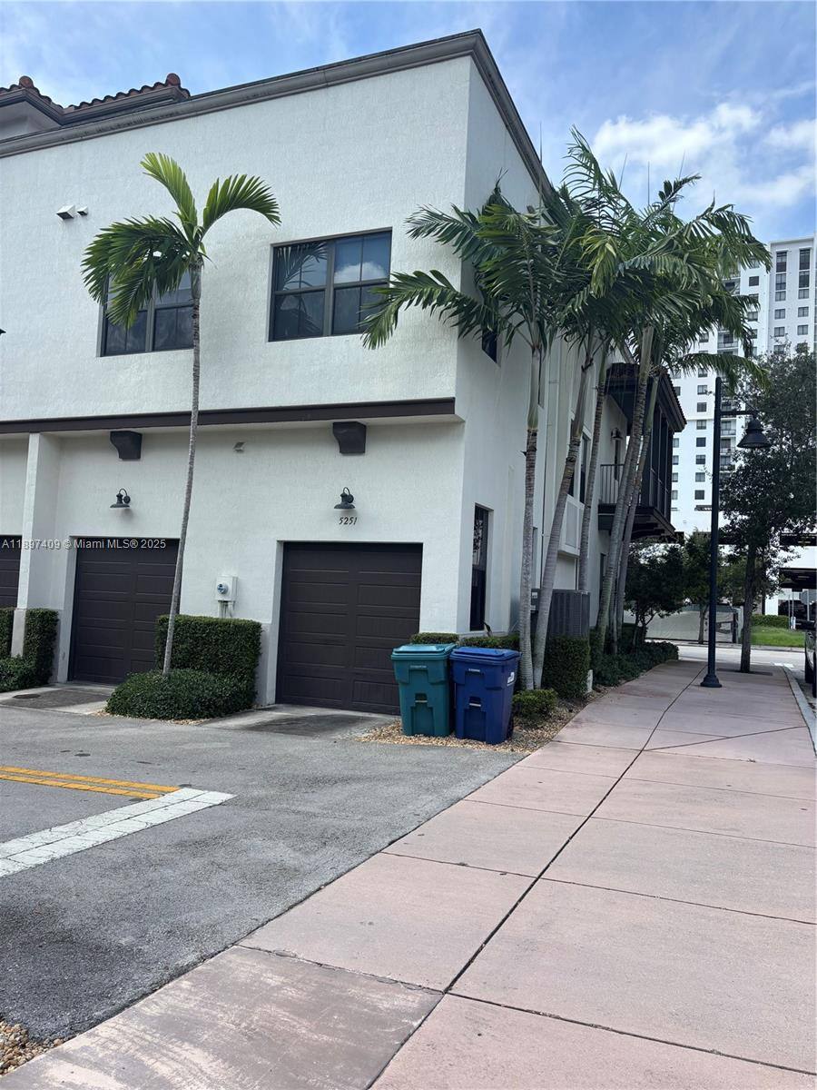 Townhouse for rent at 5251 NW 84th Ave, Miami, FL 33166