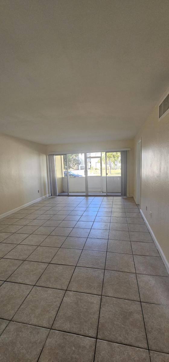 Apartment for rent at 1505 Crescent Circle #1505A9, West Palm Beach, FL 33403