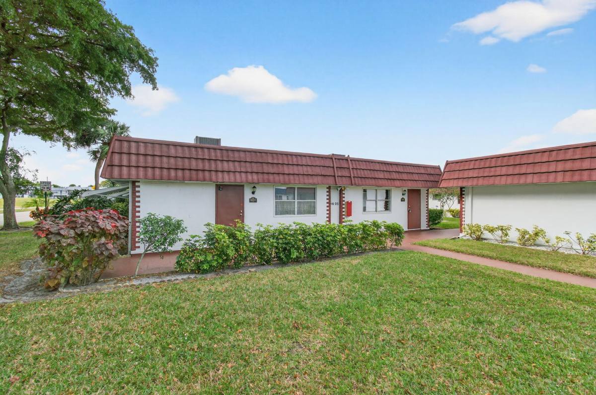 Apartment for rent at 213 Waterford I Delray Beach #213, Delray Beach, FL 33446