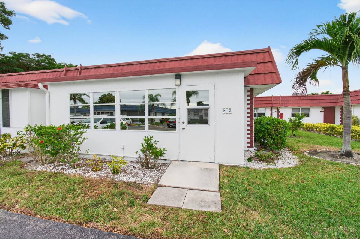 Apartment for rent at 213 Waterford I Delray Beach #213, Delray Beach, FL 33446