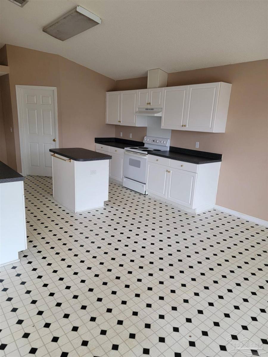 Apartment for rent at 1135 Halyard Place, Pensacola, FL 32507