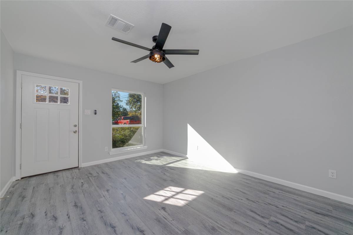 Townhouse for rent at 1716 Crestdale Dr #10, Houston, TX 77080