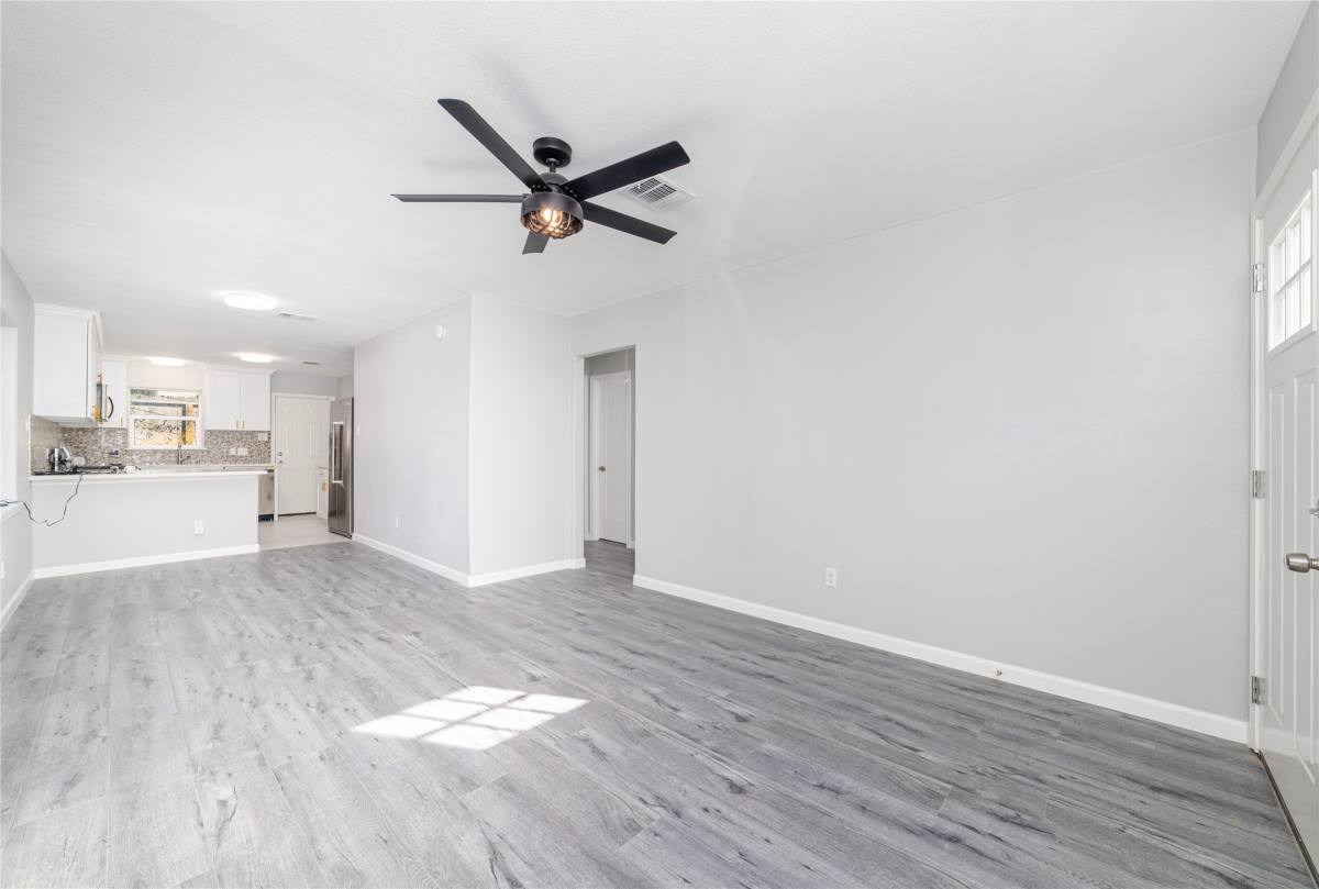 Townhouse for rent at 1716 Crestdale Dr #10, Houston, TX 77080