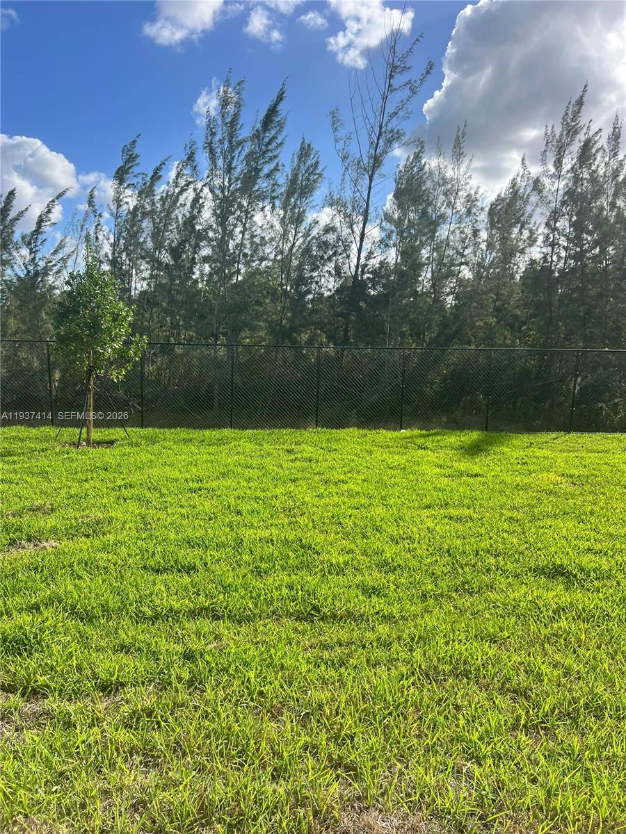 Apartment for rent at 2422 SE 30th St, Homestead, FL 33035