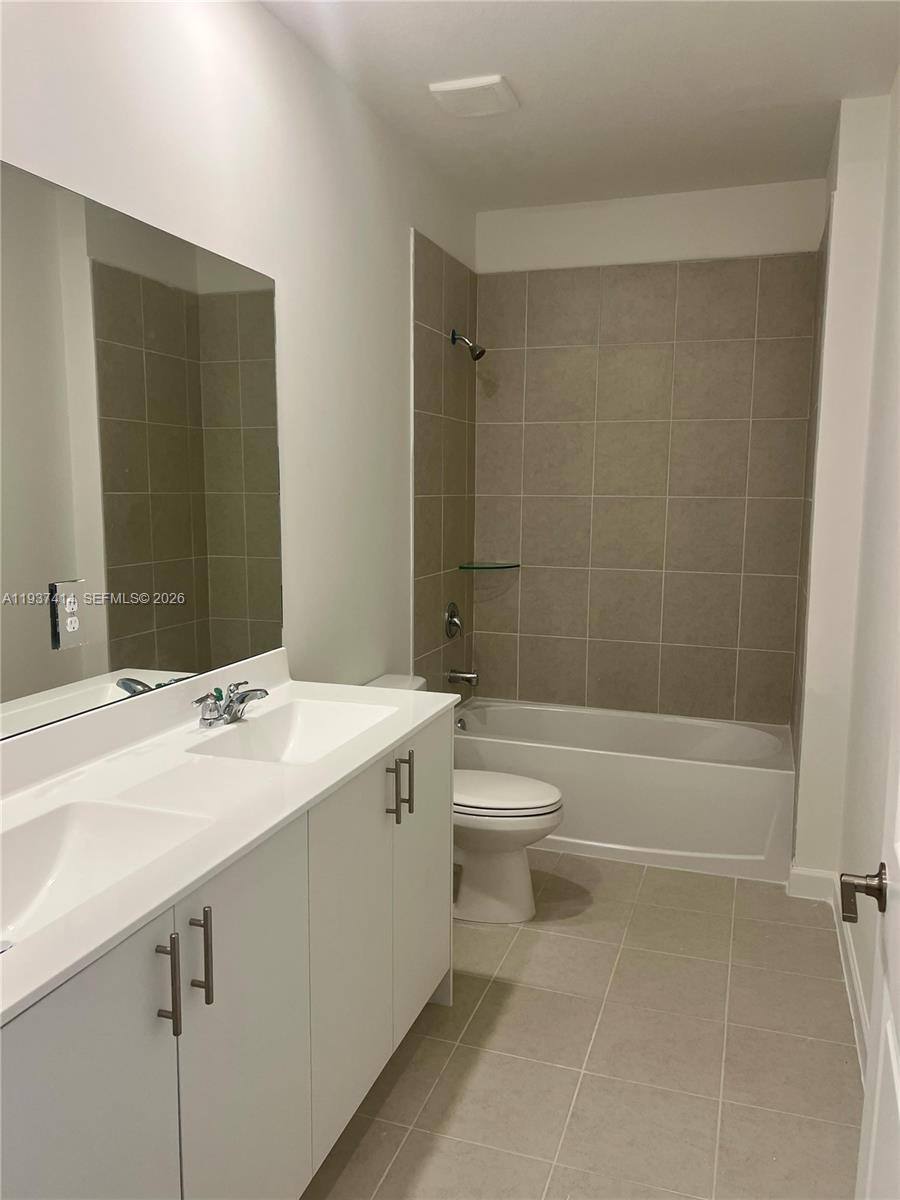 Apartment for rent at 2422 SE 30th St, Homestead, FL 33035