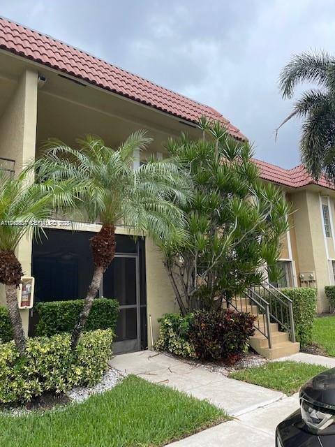 Apartment for rent at 321 Lakeview Dr #105, Fort Lauderdale, FL 33326